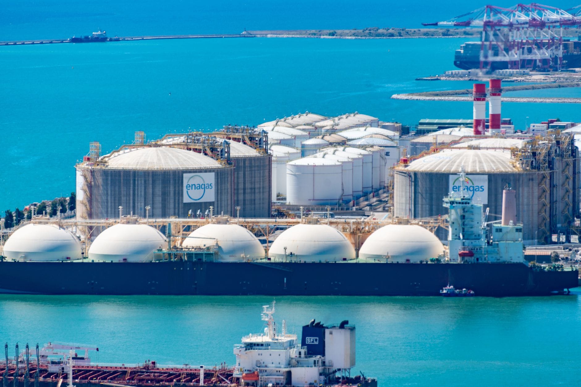 Jak optymalna sieć stacji LNG wpływa na realne zużycie paliwa w transporcie dalekobieżnym
